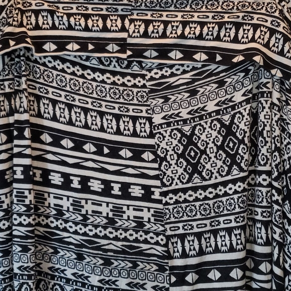 Living Doll patterned Aztec maxi skirt with fold over waist Size 1x - Picture 3 of 8